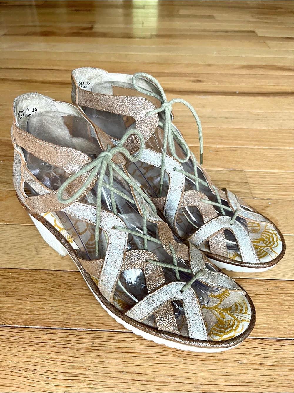 Fly London Sandals leather Strappy Metallic Gladiator “Want” Pearl/Luna Size 39 - Picture 14 of 14